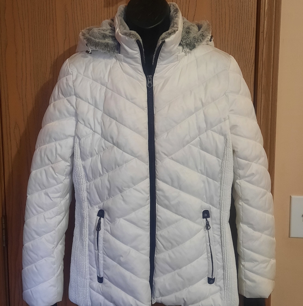 Nautica Women's White Puffer Jacket with Faux Fur Hood - Picture 2 of 13